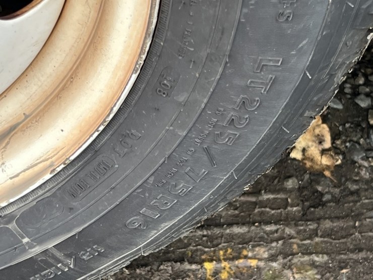 2014-chevrolet-express-paratransit-bus-image-15