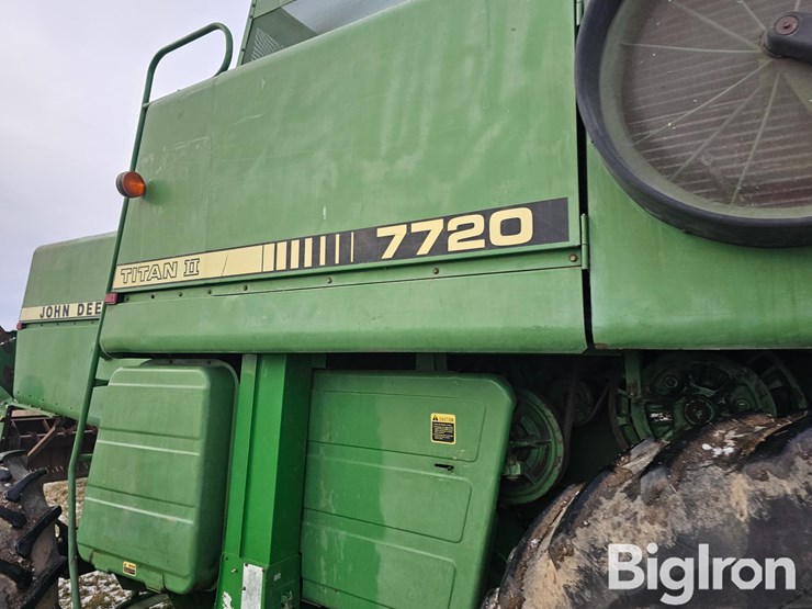 1985-john-deere-7720-titan-ii-image-17