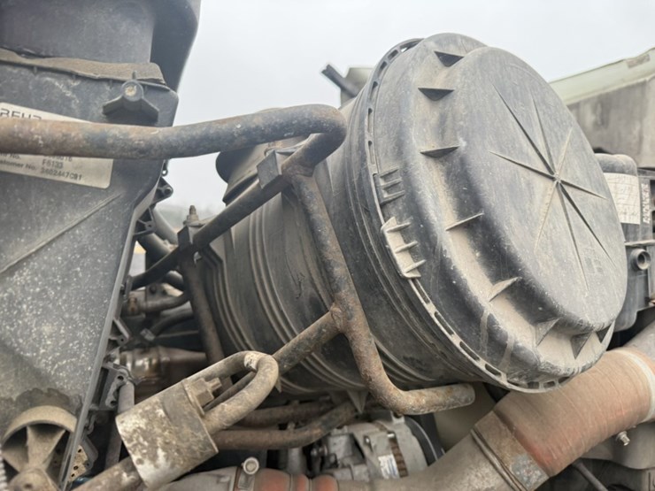 2006-international-7300-image-25