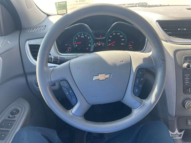 2016-chevrolet-traverse-image-13