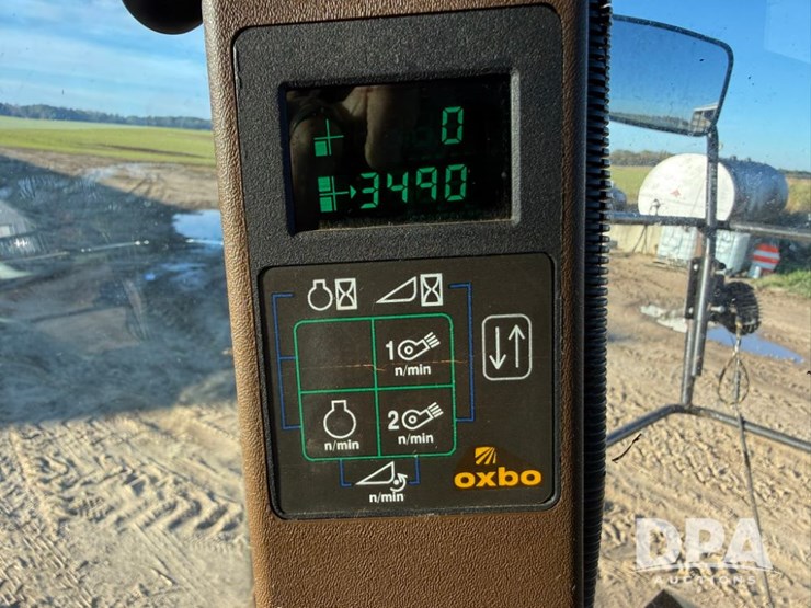 2012-oxbo-8435-image-26