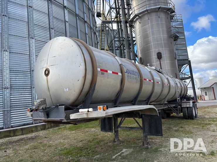 1974-heil-trailer-image-22