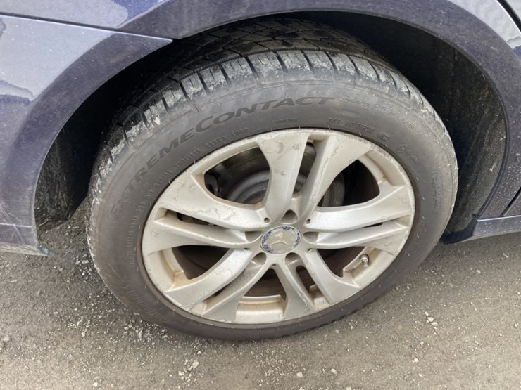 2011-mercedes-benz-e350-awd-sedan-image-12