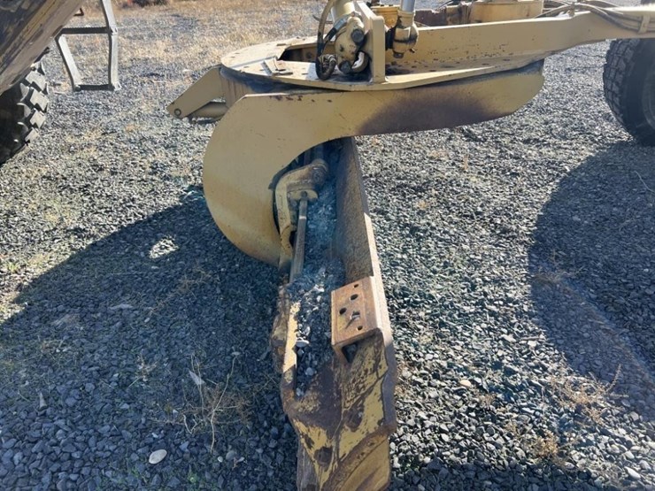 2006-caterpillar-160h-image-23