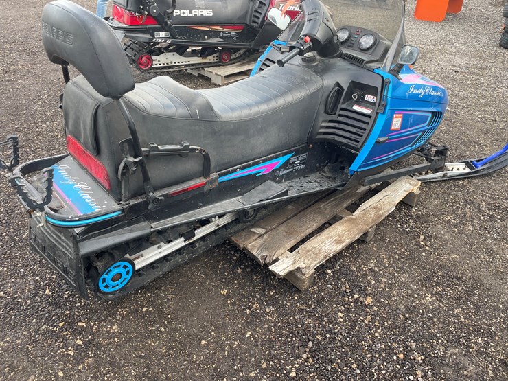 #1092-•-1994-polaris-indy-classic-500-snowmobile-(has-reg.-card)-image-4