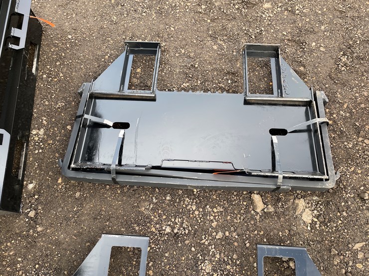 #1214-•-skidsteer-pallet-forks-image-2