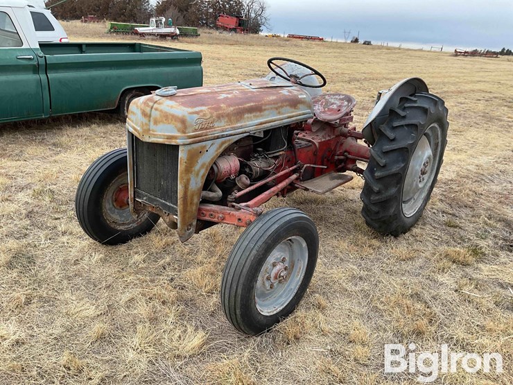 1950-ford-8n-image-1