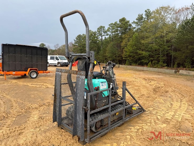 2015-ihi-9vxe-electric-mini-excavator-with-drive-on-rack-image-4