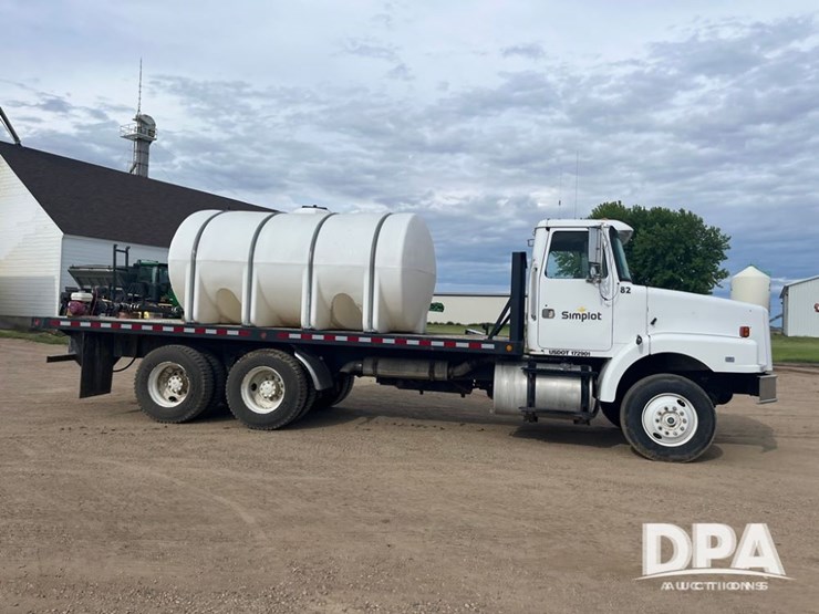 1993-white-gmc-liquid-truck-(dr8592-unit-129952)-image-4