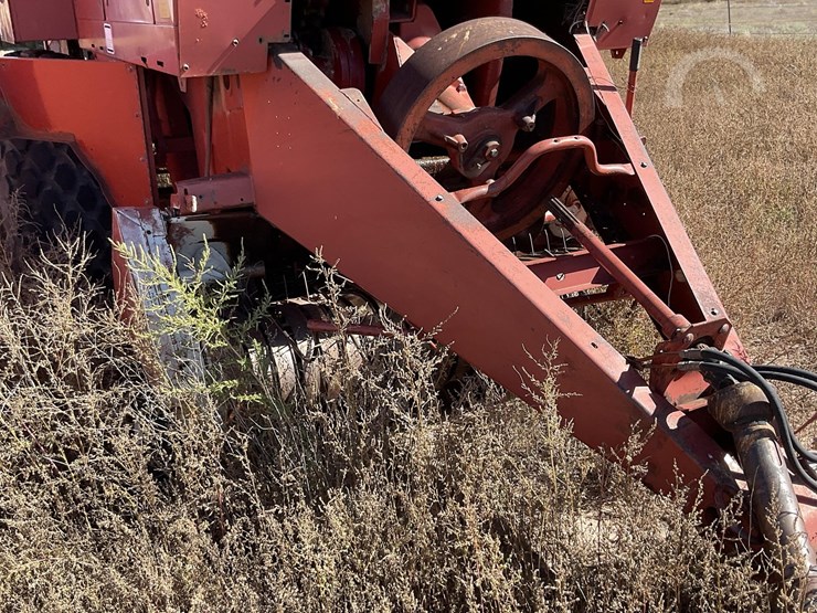 hesston-4800-image-3