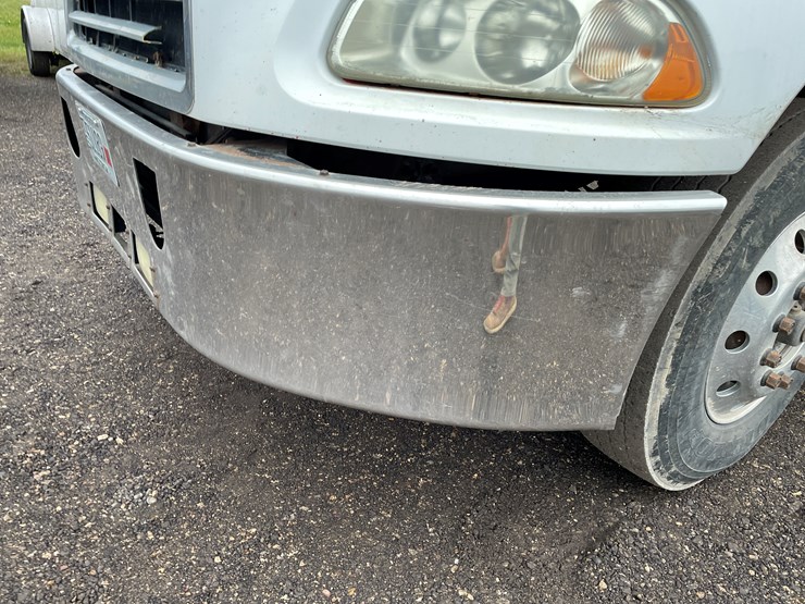 #1061-•-2004-mack-cx613-tandem-axle-day-cab-semi-tractor-(has-wi-title)-image-12