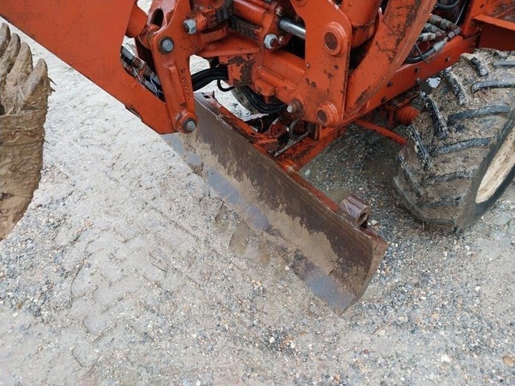 ditch-witch-3700-image-8