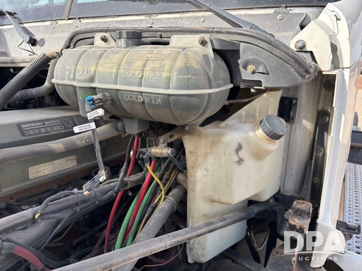 2006-freightliner-day-cab-truck-(gp12099,-unit-802)-image-56