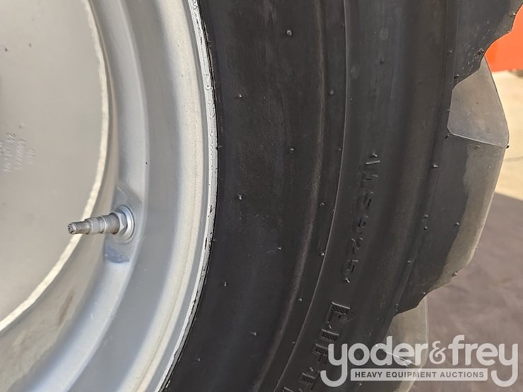 2014-jlg-800aj-image-49