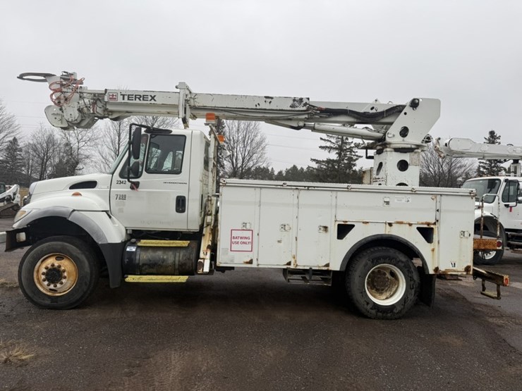 2006-international-7300-image-3