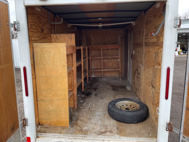 #1089-•-12'-single-axle-enclosed-trailer-(has-wi-title)-image-13