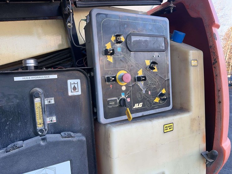 2001-jlg-600s-image-17