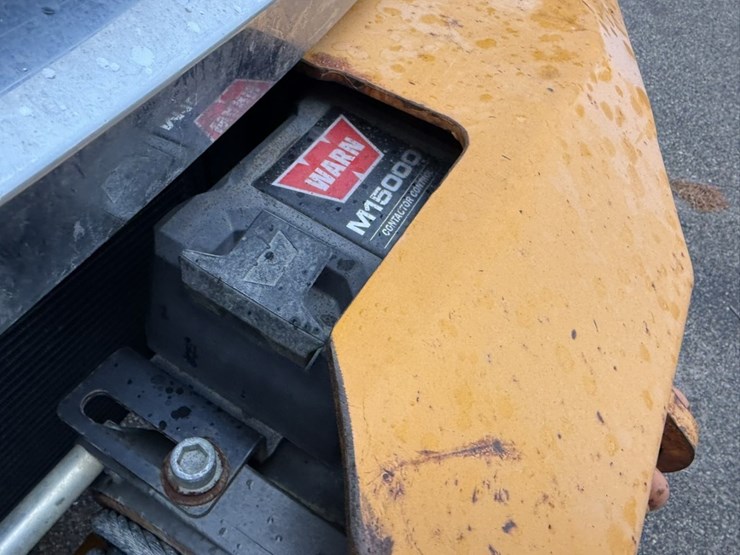 #1837-•-2011-ram-5500-4x4-flatbed-truck-image-11