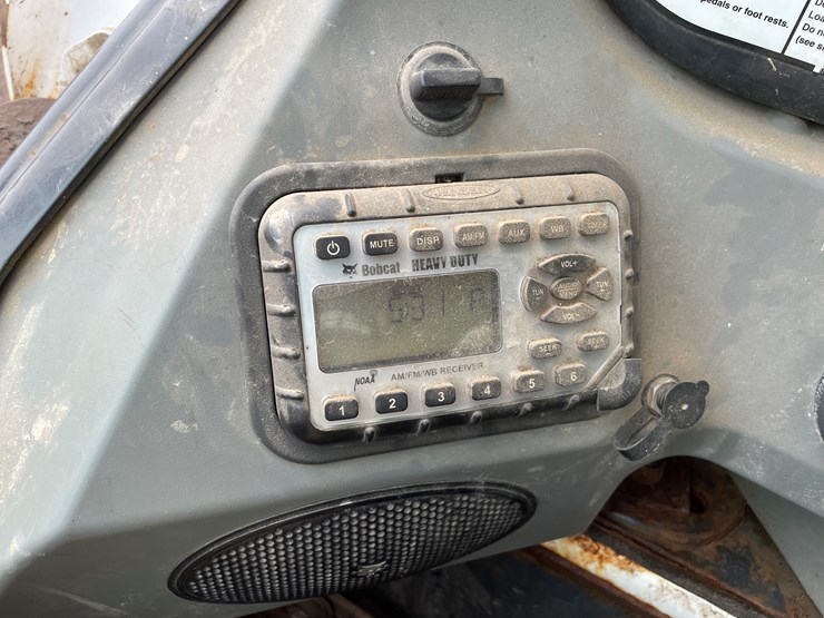 2014-bobcat-s530-image-24