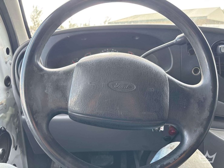 1997-ford-cargo-image-13