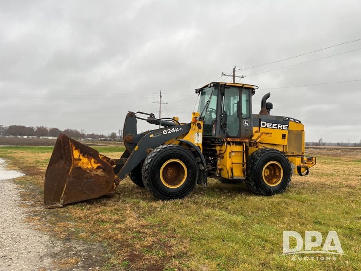 2017-deere-624k-image-16