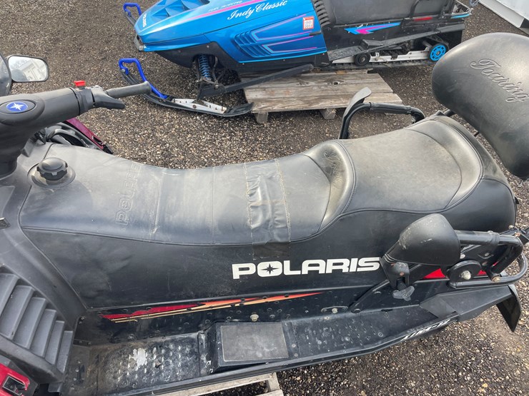#1091-•-2000-polaris-indy-classic-touring-snowmobile-(has-reg.-card)-image-8