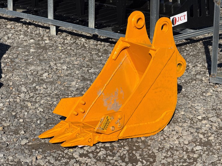 caterpillar-305-image-1