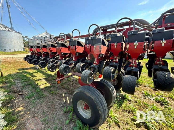 2012-case-ih-1240-image-13