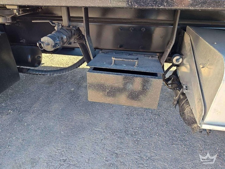 2015-peterbilt-348-image-7