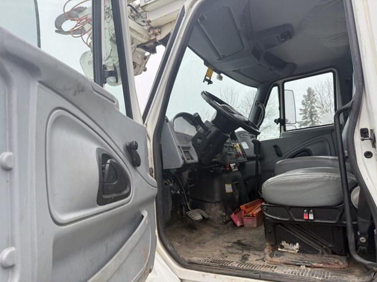 2006-international-7300-image-76