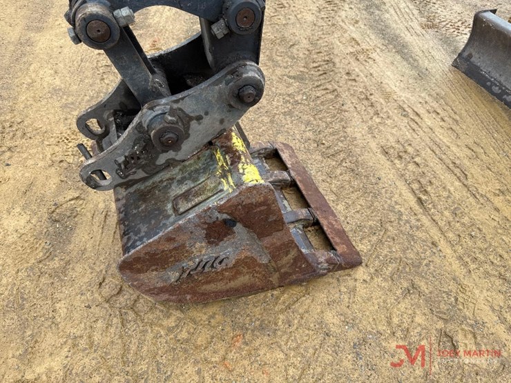 2020-deere-26g-image-9