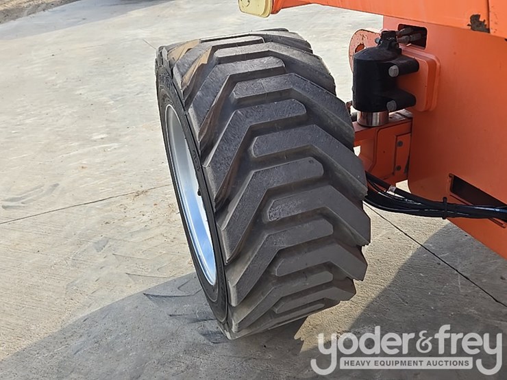 2014-jlg-800aj-image-46