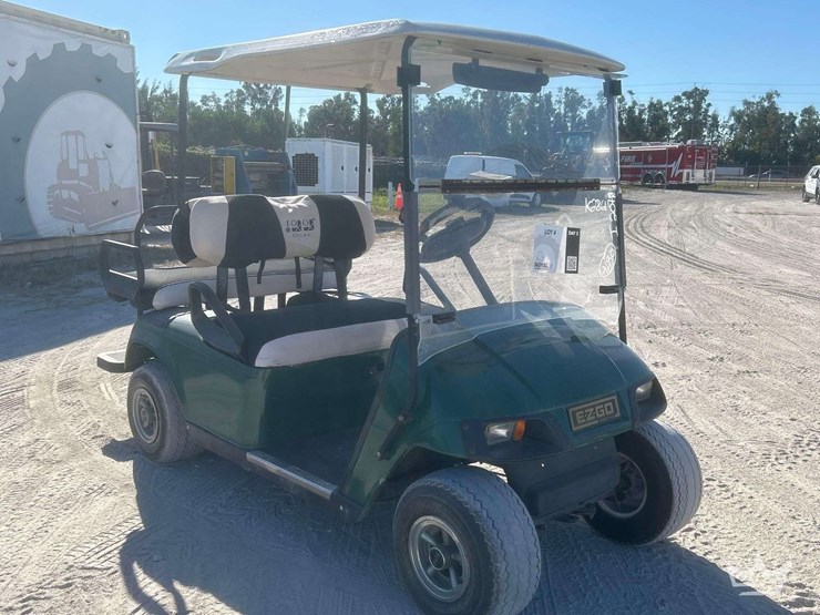 ez-go-golf-cart-image-2