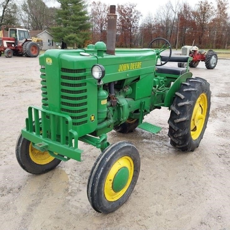JOHN DEERE M