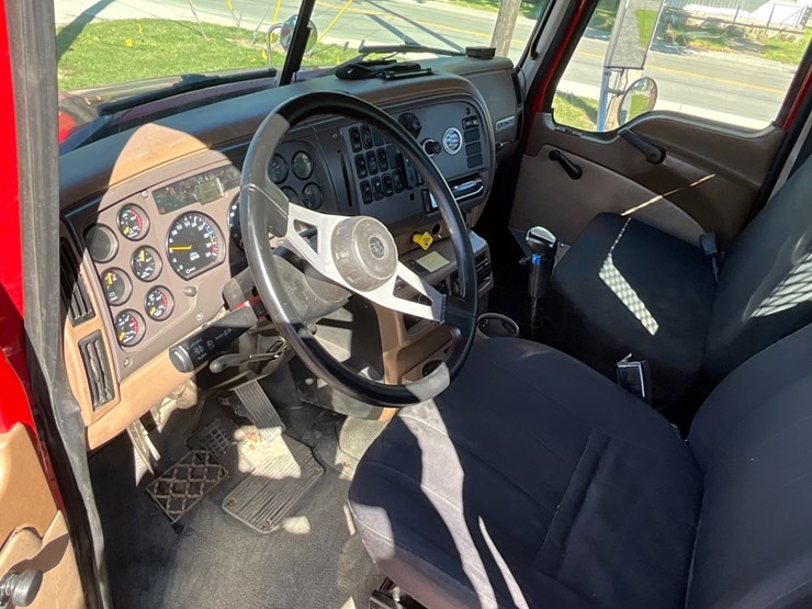 2007-mack-cv713-flatbed-w/-moffett-hookup-image-21