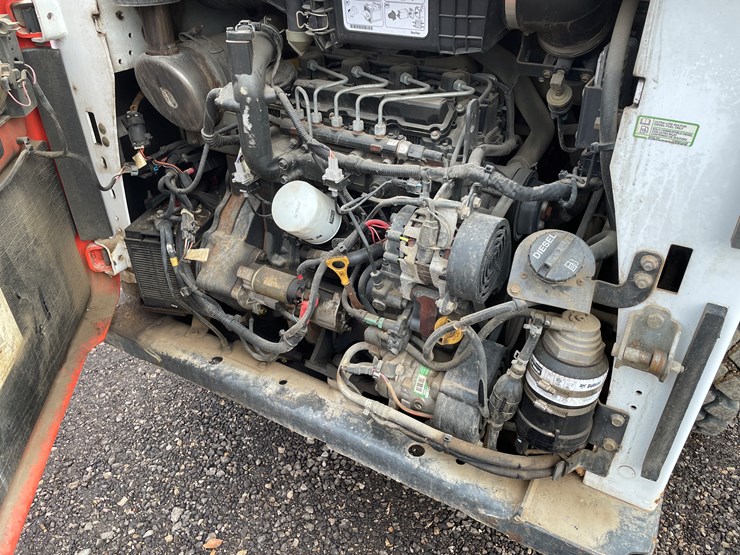 2015-bobcat-s590-image-14