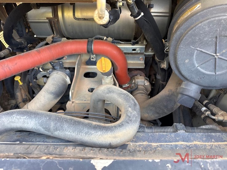 2018-takeuchi-tl12r2-image-12