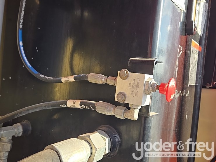 2014-jlg-800aj-image-99