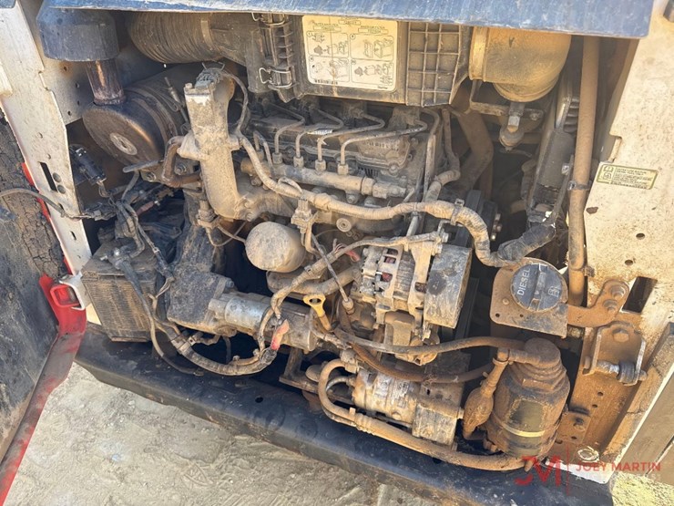 2017-bobcat-t595-image-11