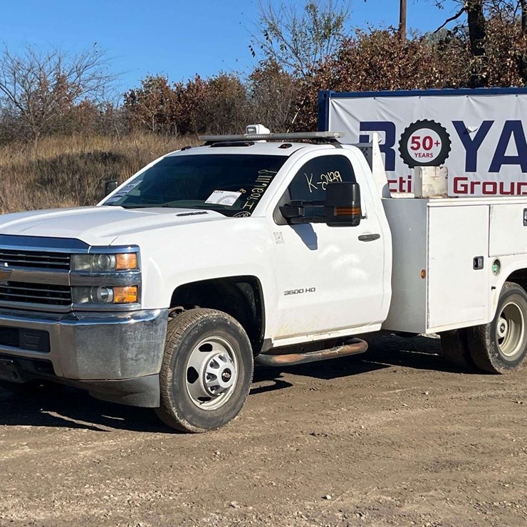 2015 CHEVROLET 3500HD