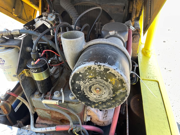 #1068-•-hyster-lp-forklift-image-26