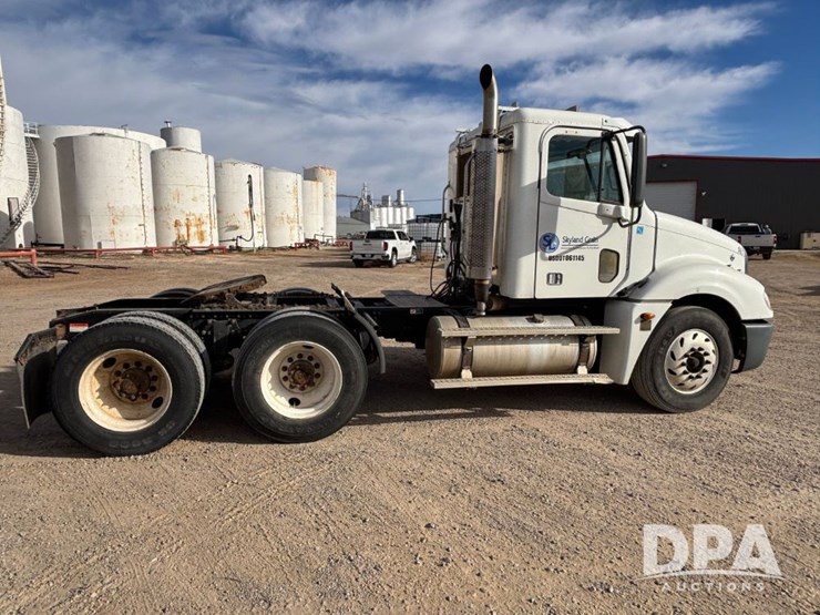 2006-freightliner-day-cab-truck-(gp12099,-unit-802)-image-4