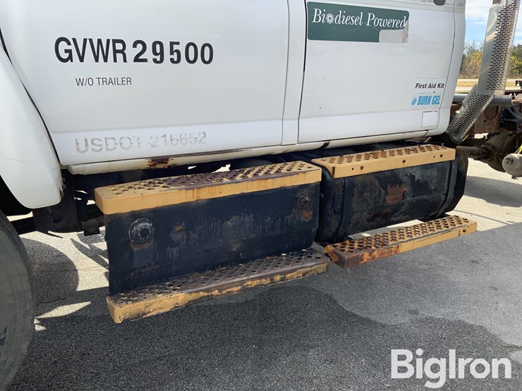 2005-gmc-topkick-image-14