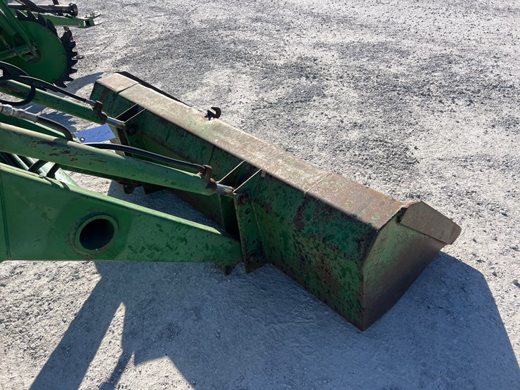 john-deere-146-image-3