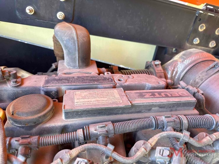 2015-jlg-600s-image-17