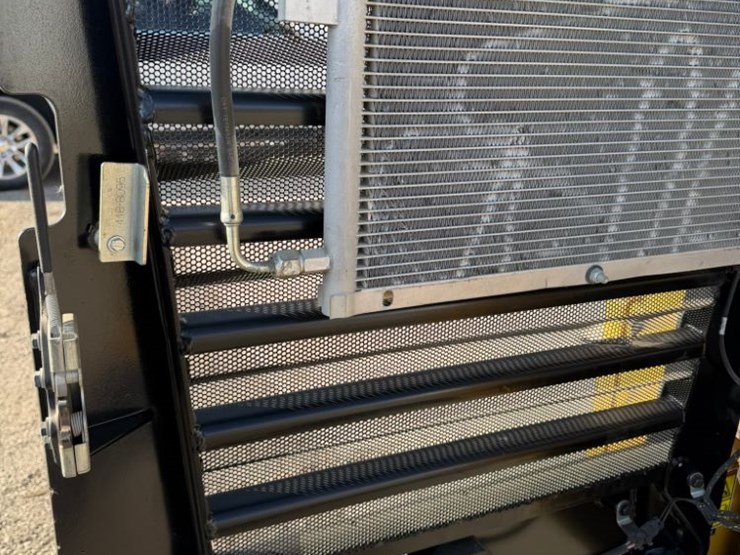 2022-caterpillar-279d3-image-25