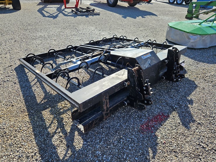 #201120-•-hoelscher-bale-grapple-image-3