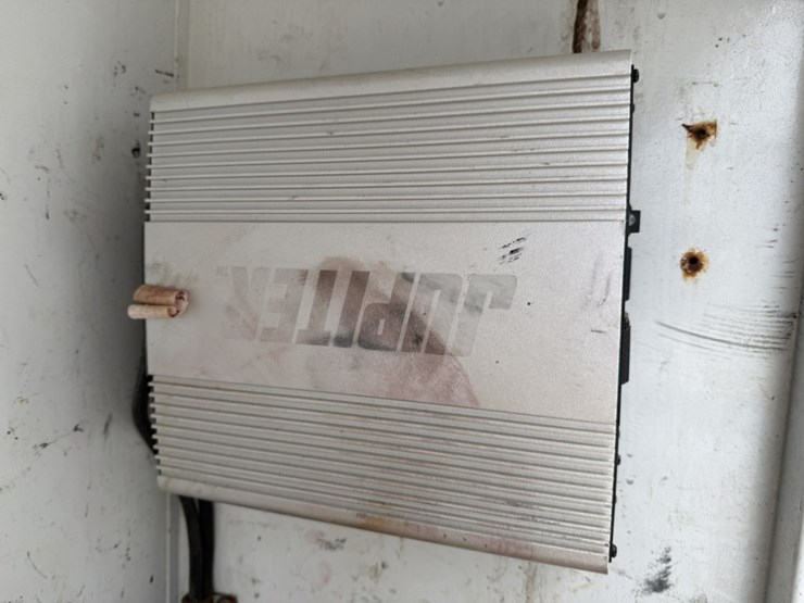 #1837-•-2011-ram-5500-4x4-flatbed-truck-image-27