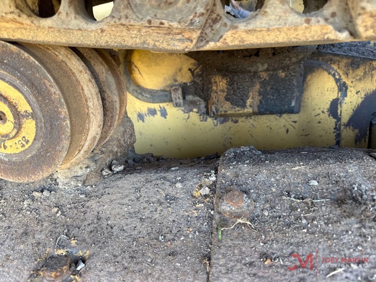 2014-caterpillar-d6k2-lgp-image-13