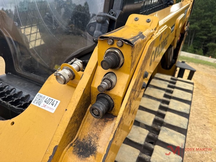 2023-caterpillar-259d3-image-9